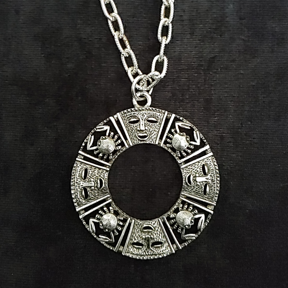 VTG. RARE- Sarah Coventry "Talisman" Necklace
